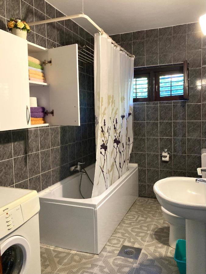 Apartman Carmak Ulcinj Esterno foto